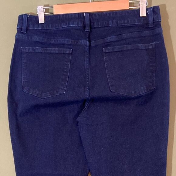 Talbots NWOT Heritage Straight, high rise denim jeans 12 - Picture 4 of 8